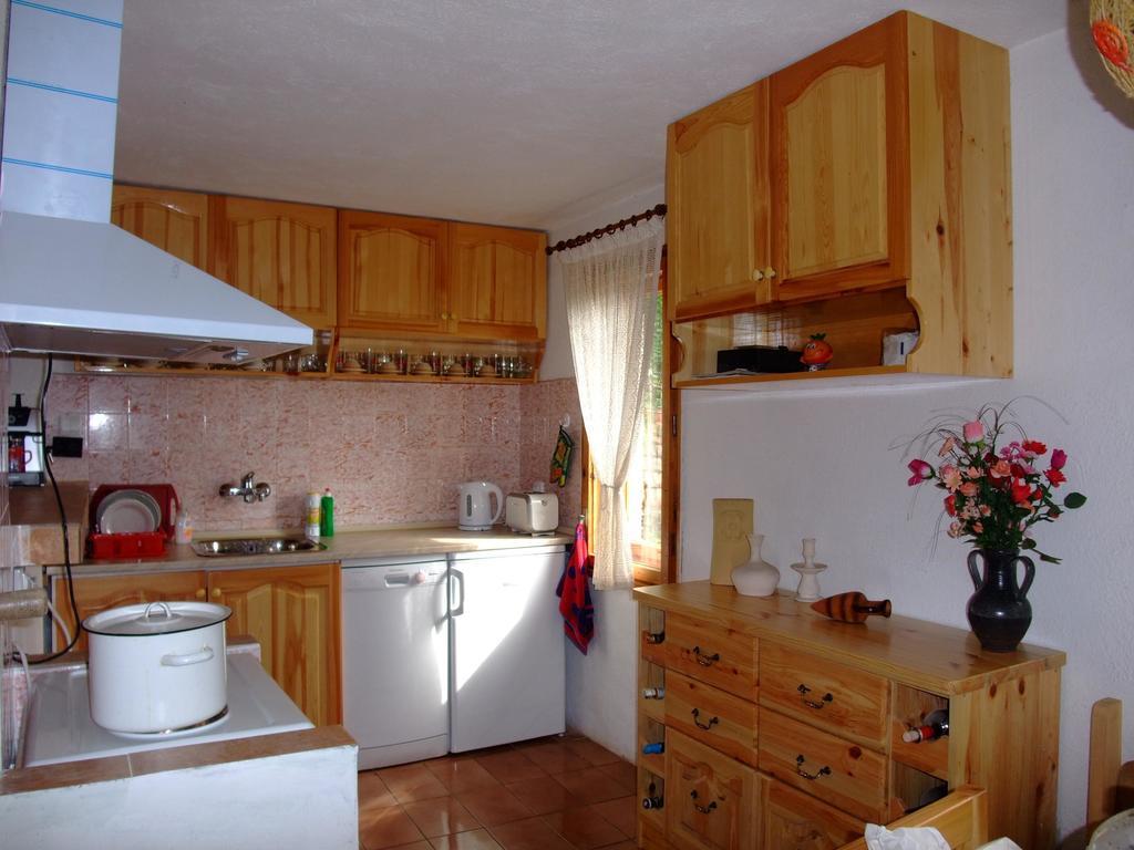 Къща За Гости Каза Роза - Swiss Style Chalet Casa Rosa Guest House Kjustendil Rum bild